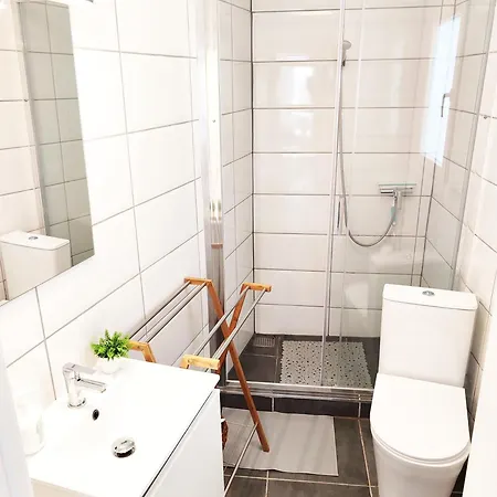Bonito Estudio Con Patio Interior En Appartement